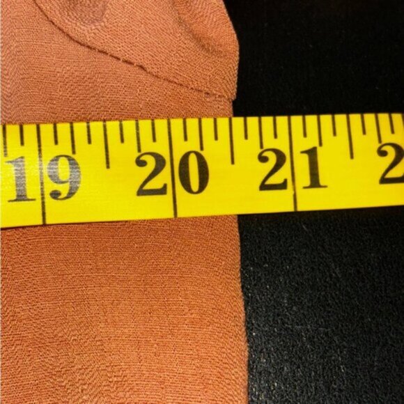 Nine West Blouse Women’s Medium Light Rust Button Up Soft Button Cuff V-neck - Picture 4 of 9